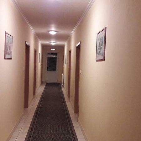 Penzion Europa Diakovce Esterno foto