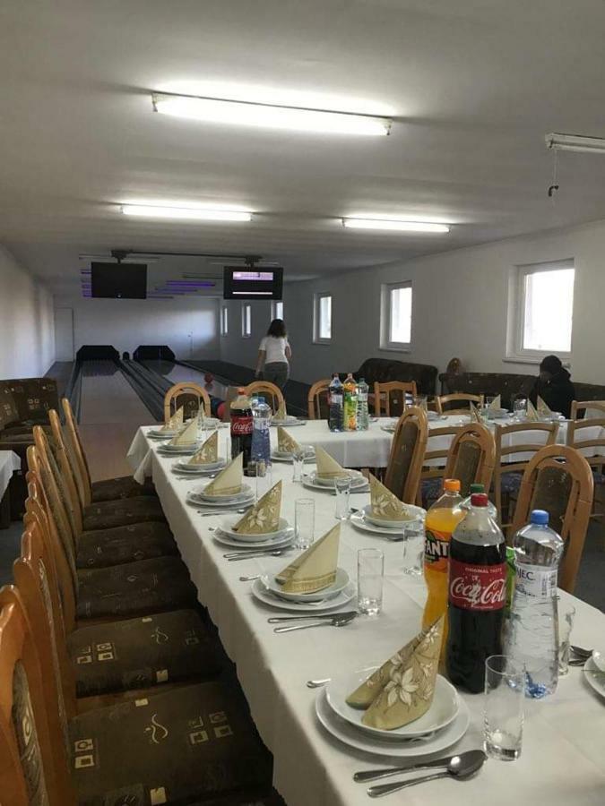 Penzion Europa Diakovce Esterno foto