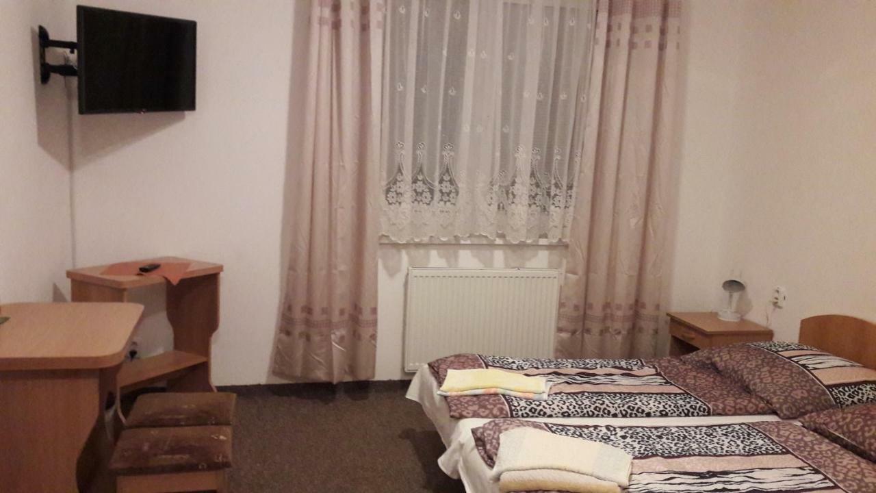 Penzion Europa Diakovce Esterno foto