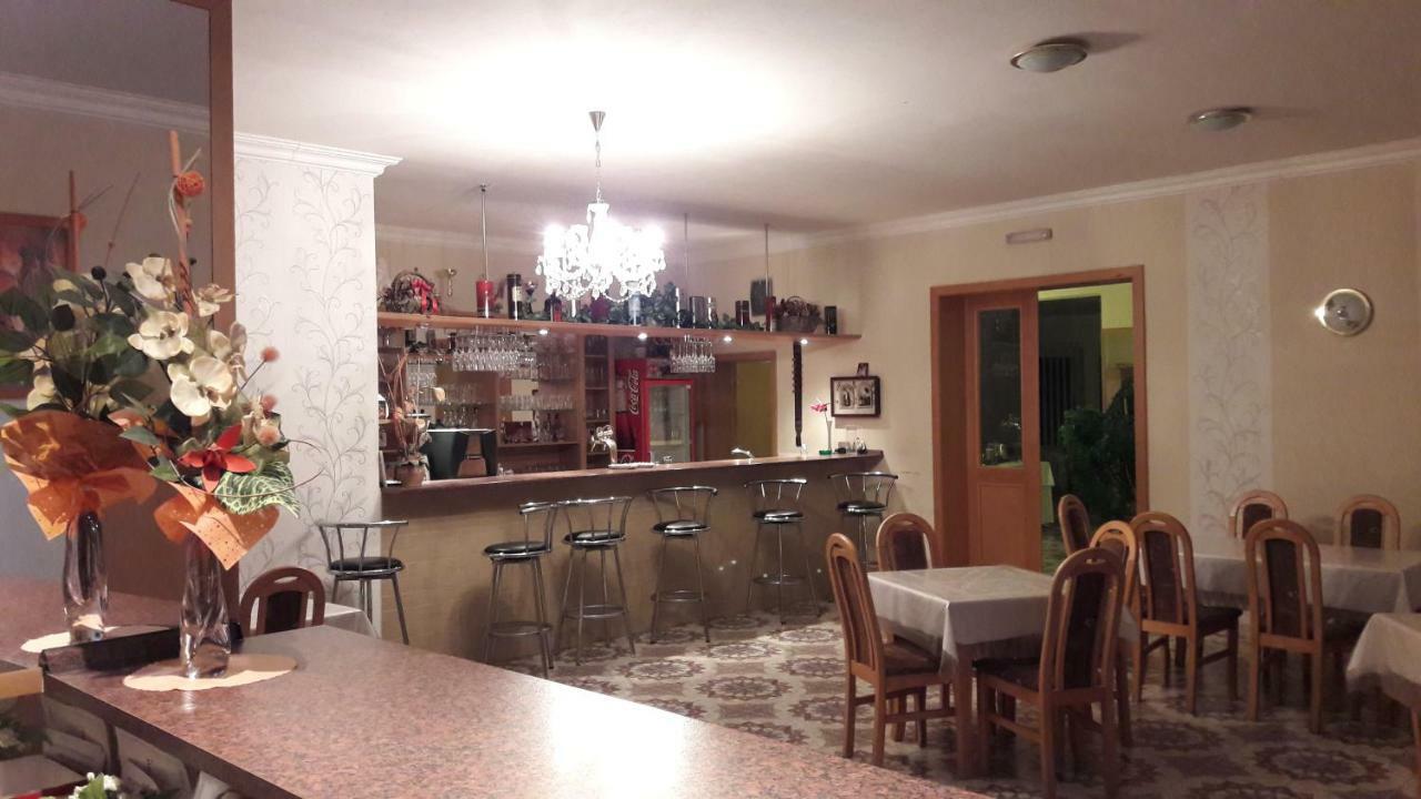 Penzion Europa Diakovce Esterno foto